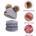 Miniatyrbilde 4 av 5: Barnelue i vinterfarge med dobbel pompom i strikket ull og matchende skjerf style 3