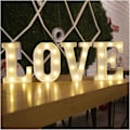 Miniatyrbillede 4 af 5: Alphabetbogstav LED Lys Lys Beskæftigelse Nummer Klump Ornament Batteri Natlys Fest Soveværelse Ægteskab Fødselsdag Jul dekorativt nummer Pink Heart