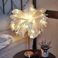 Miniatyrbillede 2 af 4: Led fjerlampe bordlampe lille natlampe soveværelse pige hjerte sengebordslampe White