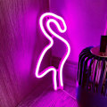 Pikkukuva 1 / 4: 1 kpl Flamingo Neon-kylttivalaisin, Koko 11,4x5,5 tuumaa (29x14 cm) Seinäkoristeluun, USB- tai paristokäyttöinen, vaaleanpunainen