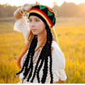 Miniatyrbillede 2 af 4: 2-pak Rasta Sæt - Rasta Hat med Sorte Dreadlocks Paryk og Gule Briller - Caribisk Kostume