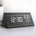 Miniatyrbild 4 av 5: Digital väckarklocka med nattlampa, datum, röststyrning, trädigitalklocka, intern temperatur, 3 justerbara alarmgrupper, för