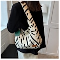 Miniatyrbillede 3 af 5: Tote Bag Kvinde Mode Student Klasse Stor Kapacitet Shopper Taske Enkelt Kvinde Stribet Lærred Taske Sac Off-white