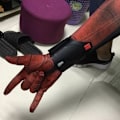 Pikkukuva 5 / 5: Hämähäkkimiehen Homecoming -rannetuet, Spider-Man Peter Web Shooter -lelu, cosplay-tarvike (pari)