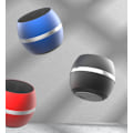Pikkukuva 4 / 5: Metallinen langaton bluetooth-kaiutin, pieni ja söpö ulkoauto bluetooth-kaiutin (punainen)