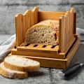 Miniatyrbillede 2 af 5: Brødskiver til Hjemmelavet Brød - Træskærebræt med Smulholder - Foldbar og Kompakt Brødskiver - Tynd eller
