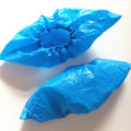 Miniatyrbillede 2 af 5: 100 standard overshoes - Engangsbeskyttelse i kloreret polyethylen - Vandtæt - Beskyttelsespuder til tæpper og gulve - One size 15 * 37cm