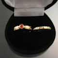 Miniatyrbillede 3 af 5: 2 stk. Fingerringe Gravering Rød Faux Gem Damer Geometrisk Rhinestone Ringe Til Bryllup US 9