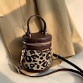 Miniatyrbillede 2 af 5: Crossbody Mobiltelefonpung - Kvinders PU Læder Håndtaske Med Justerbar Rem A916-957 D