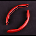 Miniatyrbild 1 av 3: Rattstyrningsöverdrag för alla årstider, röd kolfiber