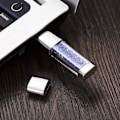 Miniatyrbild 5 av 5: Hög Hastighet Metall Bil U-Disk (Crystal Marine 8GB)