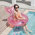 Miniatyrbild 3 av 4: Sjöjungfru Pool Float, Uppblåsbar Sjöjungfru Simring Flytande Säng Float Pool, Sjöjungfru Svans Rör Glittrar Vattenfest Sommar Strand Pool Float För A Crystal Pink