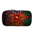 Miniatyrbild 1 av 3: Stranger Things Säsong 4 Case Barn Stor kapacitet brevpappersväska Presenter D