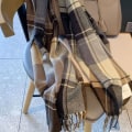Pikkukuva 9 / 10: Talviruudullinen huivi Pitkä tupsuhuivi KHAKI - spot ale Khaki