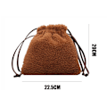 Pikkukuva 4 / 9: Naisten olkalaukut Fluffy Bucket Bag kiristysnyörillä musta - varastossa musta