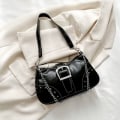Pikkukuva 1 / 10: Niitti-olkalaukku Crossbody laukku BLACK - spot-myynti Black