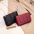 Pikkukuva 1 / 11: Olkalaukut Messenger Bag RED - varastossa red