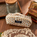 Pikkukuva 1 / 10: Kotelo Penaali HANDLE-YELLOW FLOWER - spot-myynti Handle-Yellow Flower