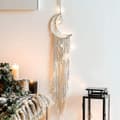 Macrame väggdekoration med LED-ljus, drömfångare i månform