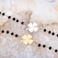 Miniatyrbillede 4 af 7: Lykkekløver Charm Armbånd Rustfrit Stål Sort Perle Enkel Lykke Charm Armbånd (Sølv) White