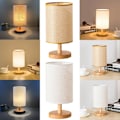 Miniatyrbillede 2 af 3: Lampe med træbase og stofskærm til soveværelse, stue, stemningslys, natbord