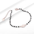 Miniatyrbillede 6 af 7: Palm Charm Armbånd i Rustfrit Stål med Sorte Perler - Enkelt Lykkearmbånd (Rosaguld) rose gold