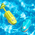 Pikkukuva 3 / 3: Lasten lelut Vesisuihku Hai ja Alligaattori 2 kpl crocodile + shark