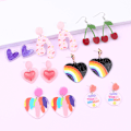 Miniatyrbilde 2 av 2: Øredobber Hjerte LGBTQ Regnbue Smykker Akryl Rustfrie Kroker. Contrasting color bar