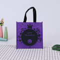 Miniatyrbilde 4 av 5: 4 stk. Halloween-gaveposer i non-woven-material, gjenbrukbare gresskar, spøkelsesslott, edderkopp-totebag for Halloween-fest, Halloween-gaver (7,8\" x 7,7\" x 3,3\")