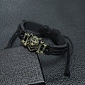 Pikkukuva 2 / 5: (Noir) Bracelet en laiton antique avec tête de loup en peau de vache, design vintage, cadeau de Noël, de vacances ou d'anniversaire, bijoux vintage