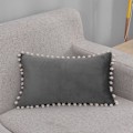 Pikkukuva 5 / 5: (30x50 cm, Tummanharmaa) 2 koristetyynynpäällistä pehmeästä sametista Pom Poms -tyynyliinat Koti sisustus Tyynynpäälliset Sohva Sänky Tuoli Makuuhuone Olohuone