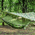 Pikkukuva 4 / 5: Riippuva riippumatto hyttysverkolla, Ulkopuutarhan riippumatto pressulla, Hammac Riippumatto Tuplariippumatto Riippuva 200 kg Kantavuus (260 x 140 cm) - Camou