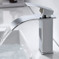 Miniatyrbild 1 av 5: Modern vattenfall badrumskran, elegant design vattenfall handfat kran, mässing badrum blandare kran, varmt och kallt vatten tillgängligt, krom vattenfall kran