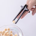 Miniatyrbild 3 av 5: Fingerpinnar, lat snacks-hållare, extra pinnar för att hålla snacks utan att smutsa ner händerna (set om 4)