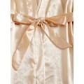 Miniatyrbillede 4 af 5: 4-delt dame satin pyjamasæt med blondekant, camisole, lingeri og morgenkåbe i guld M