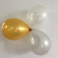 Miniatyrbilde 2 av 4: 120 Stykker Ballongbue Sett Svart og Gull Konfetti Latexballonger, Gull Svart Hvit Bursdagsballonger for Bryllup, Pensjonering, Babyshower, Halloween
