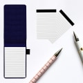Miniatyrbillede 4 af 4: Læder notesblokholder (blå) 138*86*15mm Udskiftnings notesblokke og en metalpen Multifunktionel mini notesblok Bærbar notesbog til voksne studerende