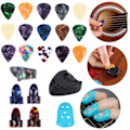 Miniatyrbild 5 av 5: Gitarrtillbehörskit med capo, 3-i-1 plektrumverktyg, plektrum, fingerskydd, tumplektrum, gitarrstallpinne (Set 1)