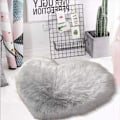Miniatyrbillede 2 af 4: Hjerteformet tæppe, sødt ferskenhjerte plysstolpude, sofaseng tæppe, stue, soveværelse, børneværelse 80 × 90 cm (Lysegrå)