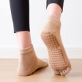 Pikkukuva 3 / 3: Kaikki-in-one varvasukat, liimapisteelliset tanssi- ja joogasukat, Pilates-urheilusuukat (2 paria)