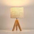 Miniatyrbillede 5 af 5: Sengsidelampe, Tripod Bordlampe, Træ med Linned Stofskærm, Lille Natbordlampe til Børneværelse, Soveværelse, Børneværelse, Sidebord, Læsning