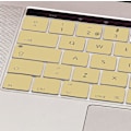 Miniatyrbild 2 av 5: Guld - MyGadget tangentbordsskydd för Apple MacBook Pro 13\" och 15\" Touch Bar - Flexibelt silikontangentskydd - ultratunt underlägg.