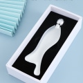 Miniatyrbild 4 av 5: Gua Sha ansiktslyftande metallisk massageplatta (1 st)