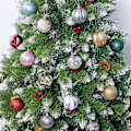 Miniatyrbilde 2 av 4: Pakke med 12 stk juletreheng Ornamenter Julepynt Gaver Dekorasjon Baller 6cm12 Boks PVC Julekuler (Farge