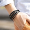 Miniatyrbillede 4 af 5: Flettet læderarmbånd til mænd Sort