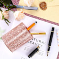 Miniatyrbillede 5 af 5: Rose Gold-Shiny Penneholder til kvinder og piger, Shiny Blyantspidser, Luksus Makeup Penselholder Kop PU Læder Opbevaringsboks Gave Kontor Klasseværelse Hjem (1 stk