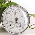 Miniatyrbillede 2 af 4: Dial Termometer Hygrometer med 130 mm Termometer Hygrometer og Atmosfærisk Tryk Barometer Termometer Hygrometer med Ramme