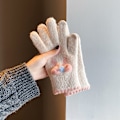 Miniatyrbild 1 av 5: Flickhandskar med rosett-mönster för flickor