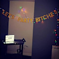 Miniatyrbillede 4 af 5: 4 stk. LET'S PARTY BITCHES Vimpler Guirlander, Glitter Papir Bannere til Fest Dekoration