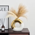 Miniatyrbillede 5 af 5: Keramisk Donut Vase 8 L x 8\" H, Hvid og Guld Rund Vase til Pampasgræs, Nordisk Moderne Vas til Dekoration, Keramisk Vase Midtpunkter til Bryllup, Bedr